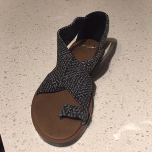 Sanuk sandals with yoga mat soles